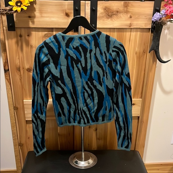 Bar III Zebra Print Long Sleeve Top in Teal and Black - Picture 7 of 9